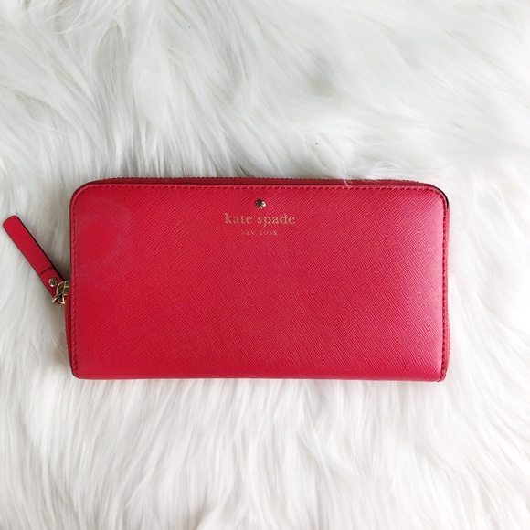 Kate Spade Wallet. Like New - Picture 4 of 8
